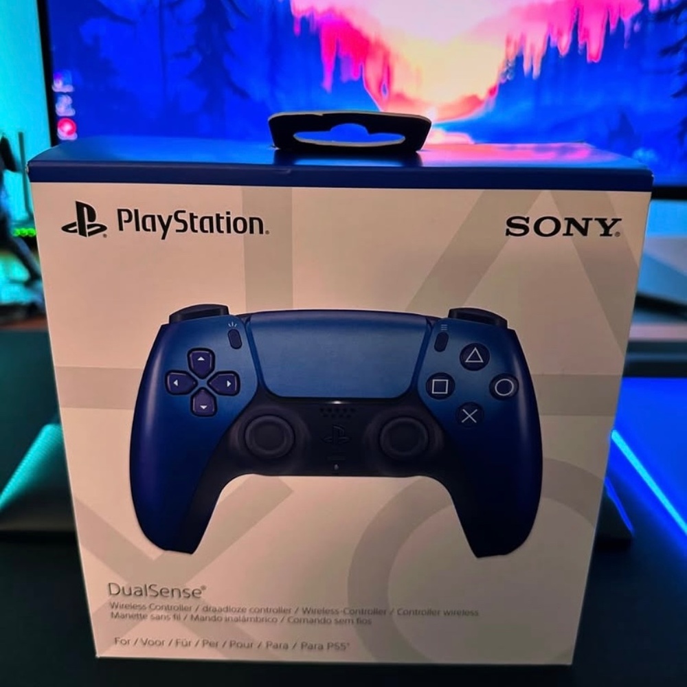 PS5 controllers - Picture 5 of 6